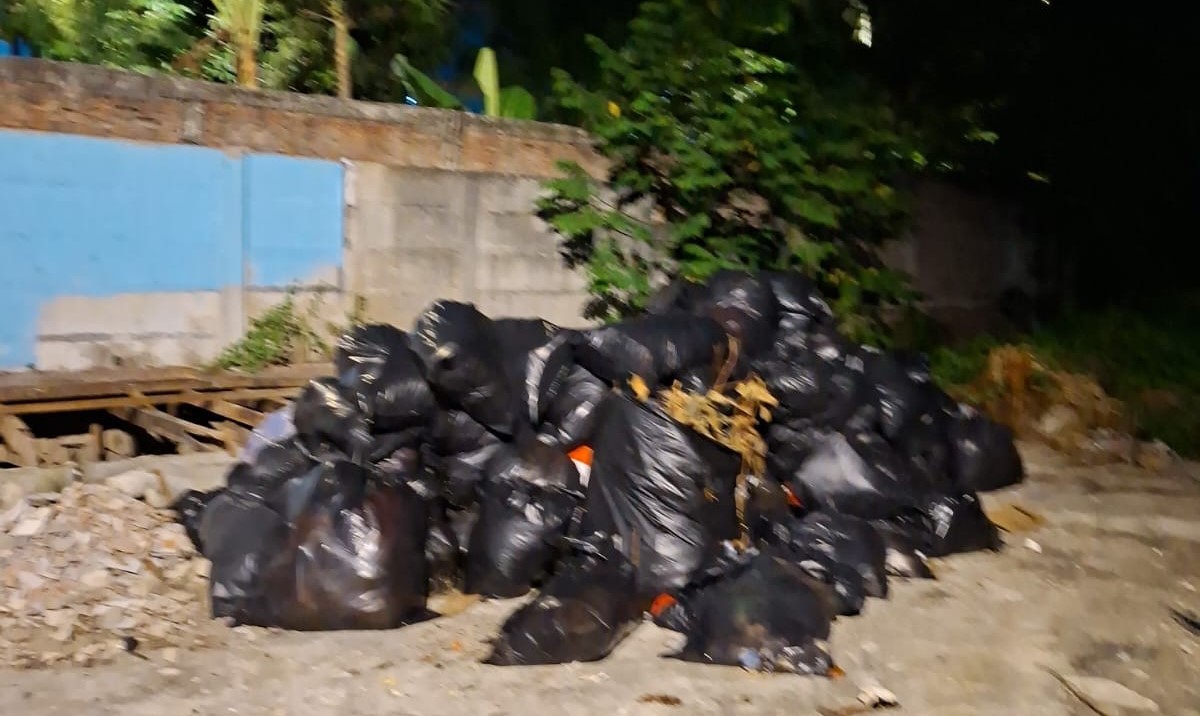 Penumpukan Sampah Cengkareng Barat Ganggu Warga Jakarta