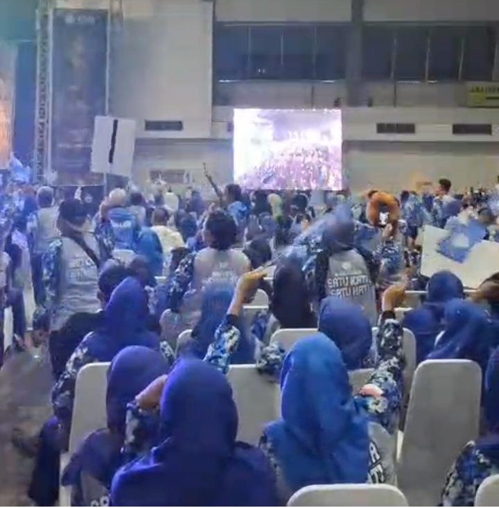 Protes Distribusi Paket, Relawan PAN Sidoarjo Gelar Aksi Damai
